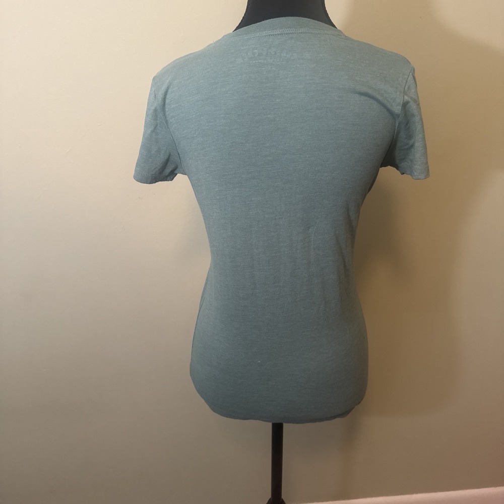 Aeropostale NYC Women's T-shirt Green With Embroidered Roses Junior Size Small - Picture 3 of 4